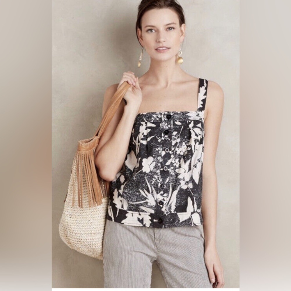 HD in Paris Black and White Floral Button-Front Tank Top